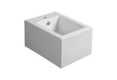 Sanitari Simas serie FROZEN sospesi: vaso, sedile soft-close, bidet.